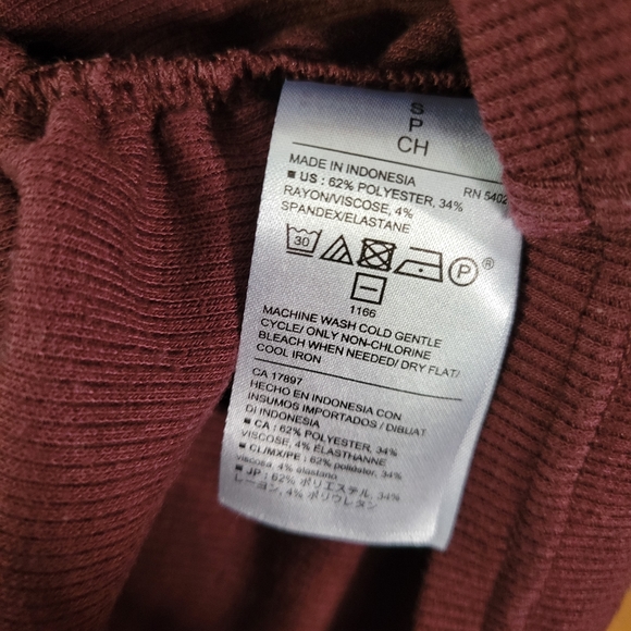 Old navy maternity long sleeve ruching purple maroon button shirt top lounge - Picture 4 of 4